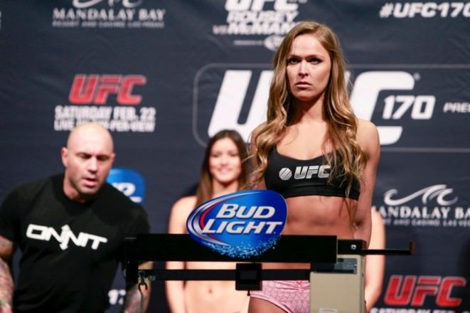 ester-lin-photo-ronda-rousey-weigh-in-ufc-170-j